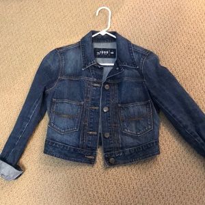 Cropped denim jacket